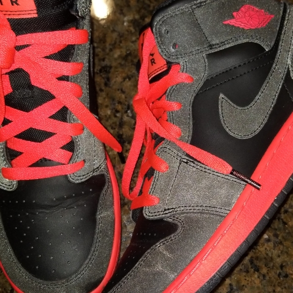 Sneakers - Picture 6 of 6